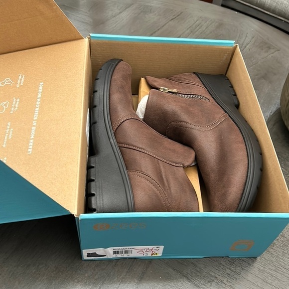 BZees Mustang Bliss Bootie - Women - Picture 2 of 8